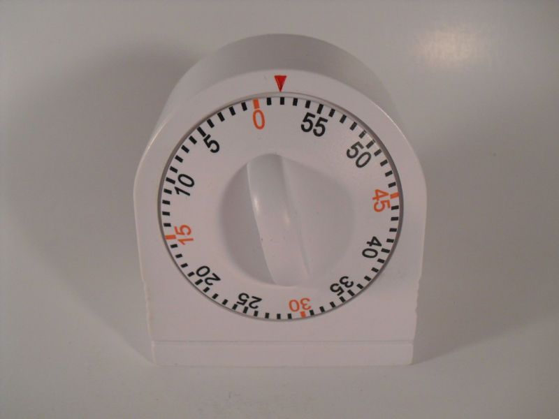 WHITE Mechanical 60 minute Kitchen Timer Turn Style NEW  