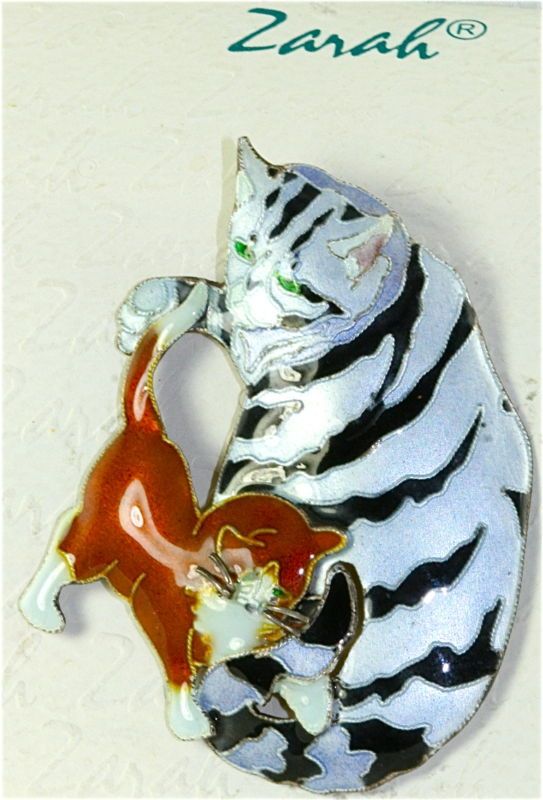 VTG ZARAH RETIRED STERLING SILVER ENAMEL CAT PIN  