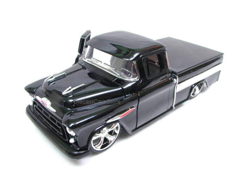 Saico 1957 Chevrolet 3100 PikUp LowRider 1/24  