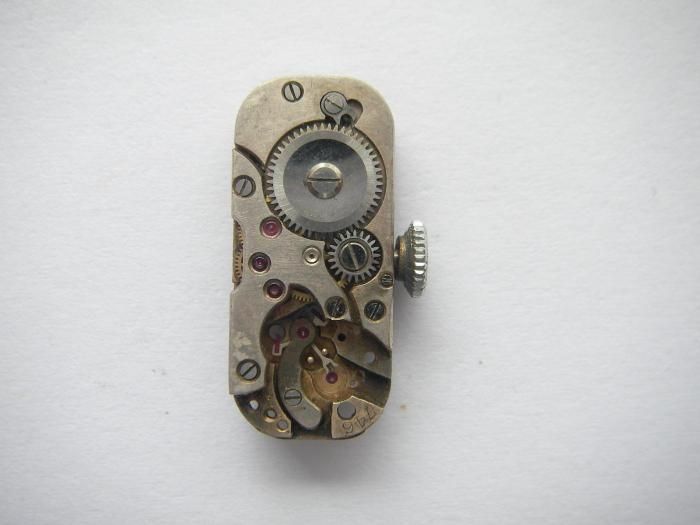 Vintage ETA cal 746 rectangle watch movement for parts  