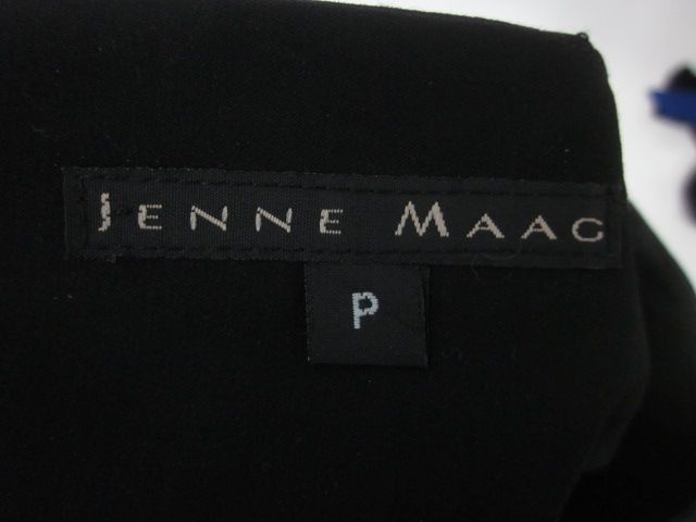 You are bidding on a JENNE MAAG Black Straight Knee Length Wool Skirt 