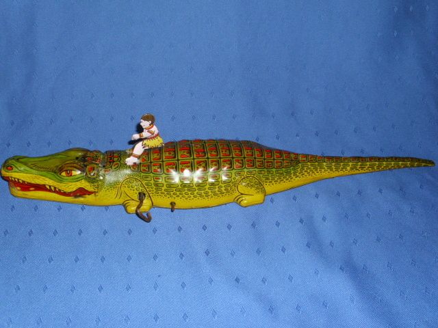 Chein windup litho alligator vintage toy  