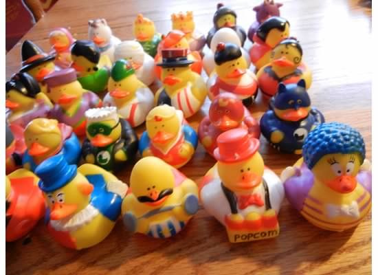 Wholesale Vending LOT 200 Costume Ducky DUCKS Birthday Graduation 