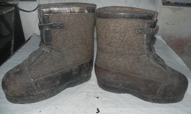 GERMAN WWII ARMY FELT & LEATHER WINTER OVER BOOTS  