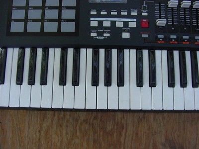 Akai Professional MPK61 USB MIDI 61 Key Keyboard Controller  