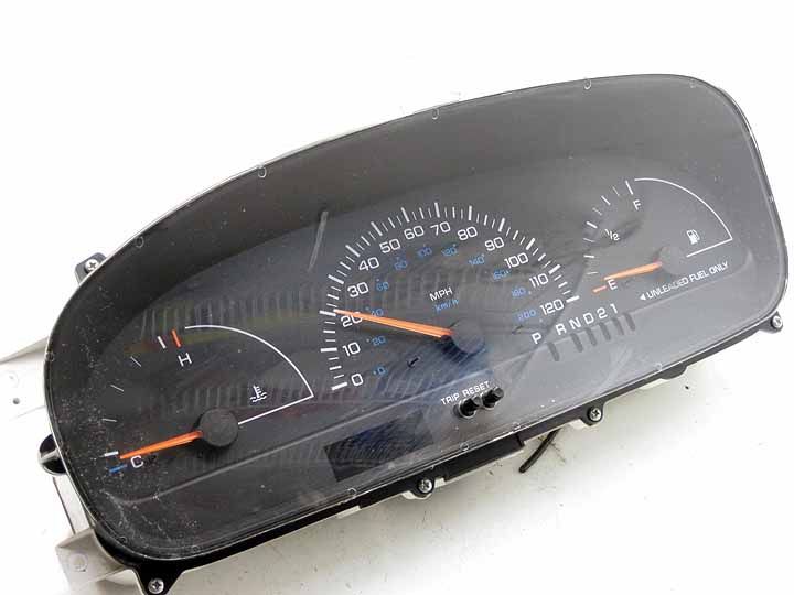   00 DODGE CARAVAN 3.0 L AUTO SPEEDOMETER GAUGE CLUSTER OEM 130k  