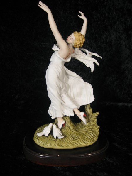 HEIRLOOM TRADITION LOUIS ICART “ARC EN CIEL, 1930” FIGURINE 