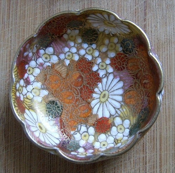 PAIR OF MILLEFLEURS SATSUMA INDIVIDUAL NUT DISHES circa 1912 26