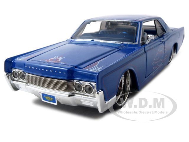 1966 LINCOLN CONTINENTAL BLUE 126 DIECAST CUSTOM  