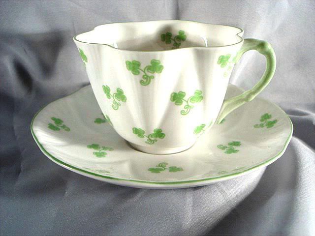 SHELLEY SHAMROCK (DAINTY) CUP AND SAUCER SET   MINT  