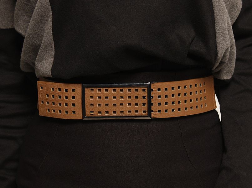   catching belt is the perfect way to add some glam to a simple outfit