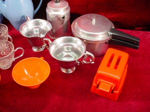   1950s GIRLS TOY TEA SET Cookware VARIOUS SETS Plastic KITCHEN  