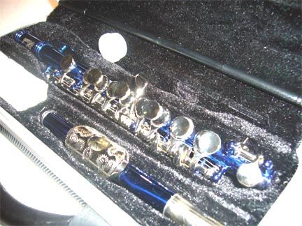 The instrument comes with Joint Grease, cleaned Rod ,clening cloth 