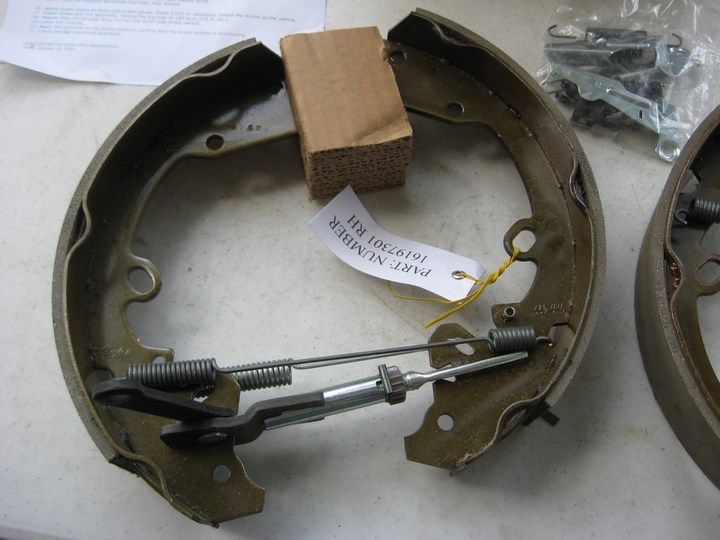 05 06 07 08 09 Dodge Dakota OEM Rear Brake Shoes Kit  