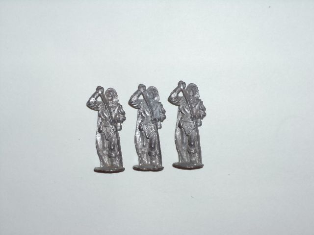 LOT OF 3 LEAD MINIATURE FIGURINES ( UNPAINTED )  