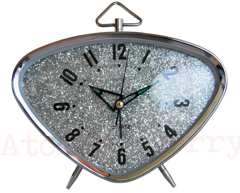 This fantastic retro style alarm clock is a great addition to your 