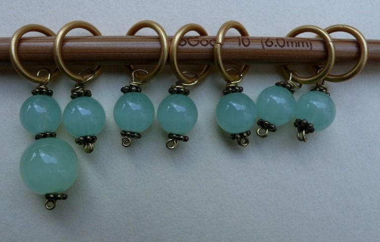 Stitch marker, knitting 6+1 green jade & brass caps  