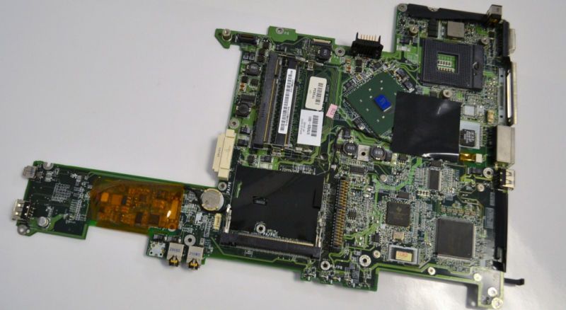 COMPAQ PRESARIO V2000 MOTHERBOARD P/N 373523 001  