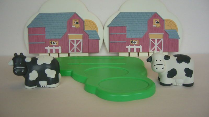 AVON Down on the Farm Napkin Holder / Salt & Pepper  