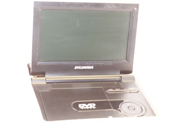 SYLVANIA SDVD9000B BLACK 9 PORTABLE DVD PLAYER  