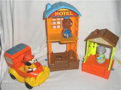 1975 MATTEL HUB BUBS ANIMAL DOLLS PLAY HOUSE FIRE TRUCK  